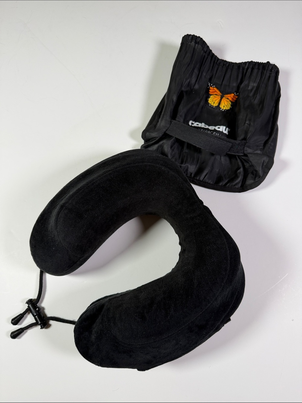 Cabeau Evolution Neck Airline Pillow Memory Foam Stuff Sack Airport Travel